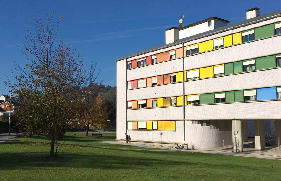 Vivienda colectiva. Construcción de edificios VPP en Lada, Langreo, Asturias. Juan Roces Arquitectos. Urbanismo en Asturias.